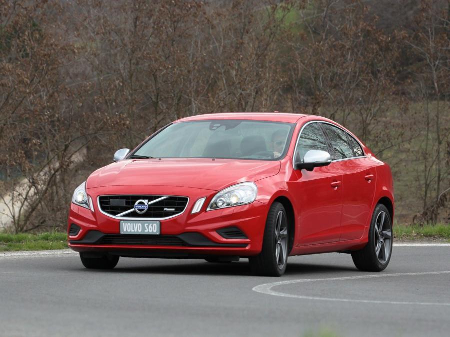  Volvo S60 R-Design 2010 года  (фото 11 из 27)